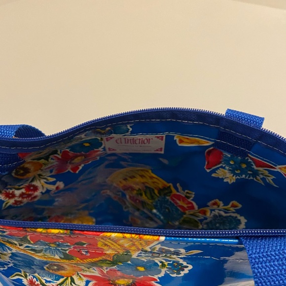 El Interior Colorful Purse from Austin,Texas. Water Resistant, Easy to Clean - Picture 4 of 7